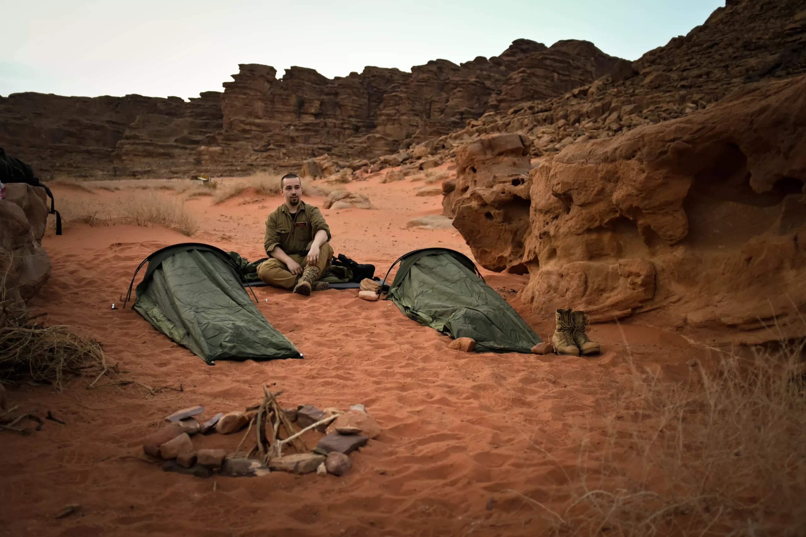 Spaní pod širákem v poušti