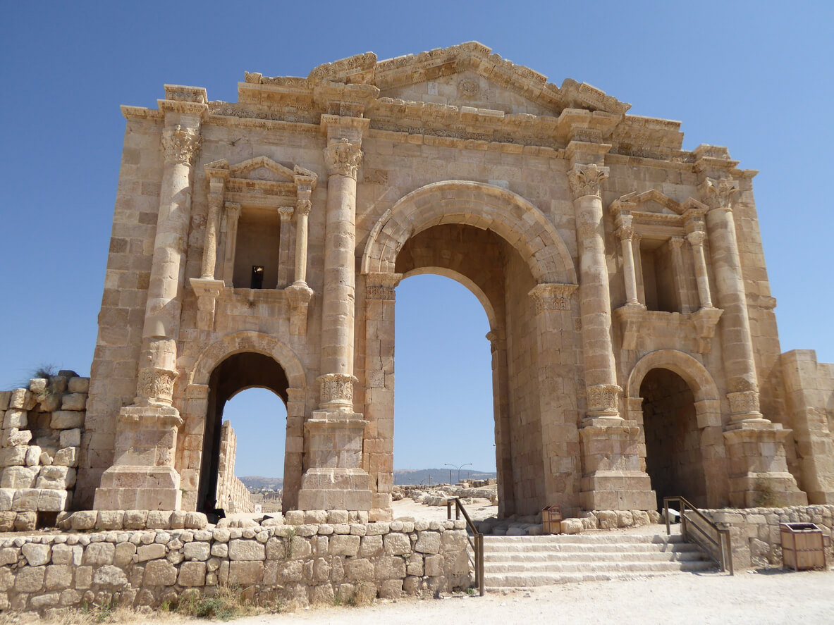 Hadrianův oblouk Jerash